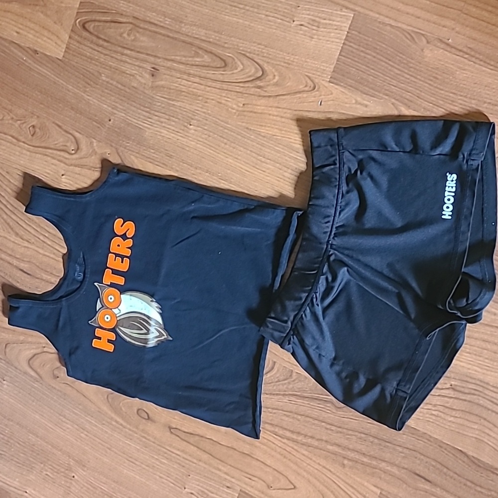 Hooters uniform set Top Small and shorts xs Pre-owned